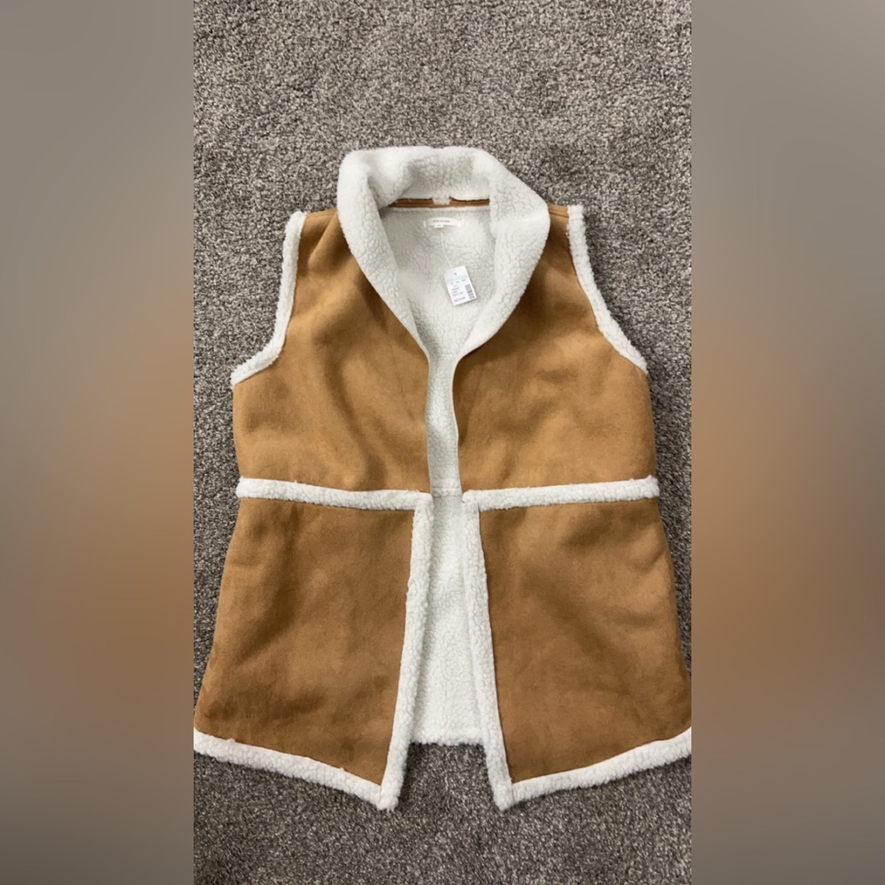 NWT Maurices Tan Faux Suede Sherpa Lined Vest - Size Medium